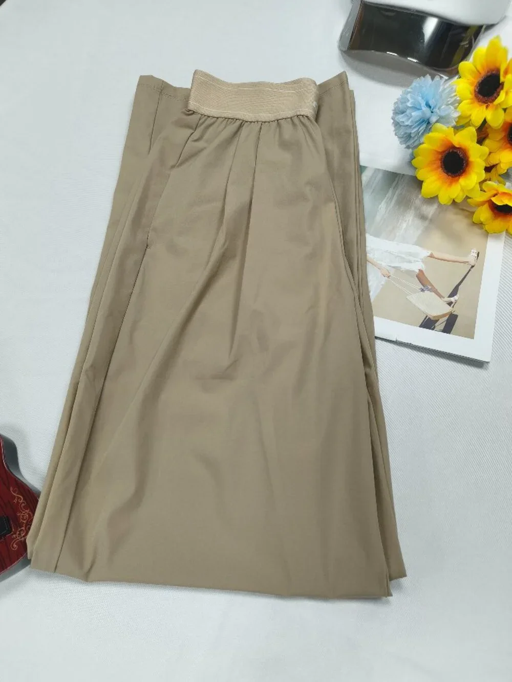 ALO Yoga Wide-Leg Trousers in Taupe